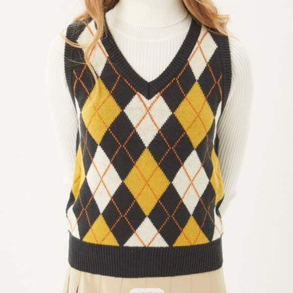 Argyle Pattern Sweater Vest - Picture 16 of 16